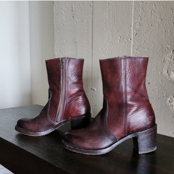 Frye Shoes - Frye Women's Sabrina mid short zip zipper walnut Leather Boots 8.5